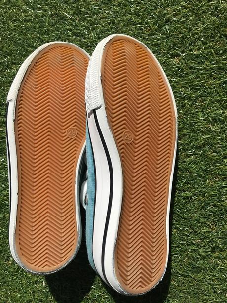 Takmer nenosené tenisky platenky, 29