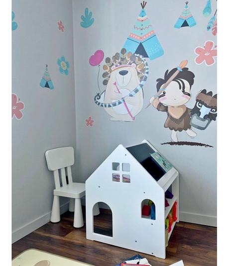 Edukačný stolík v tvare domčeka, 