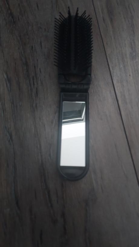 Kefa na vlasy so zrkadielkom, 