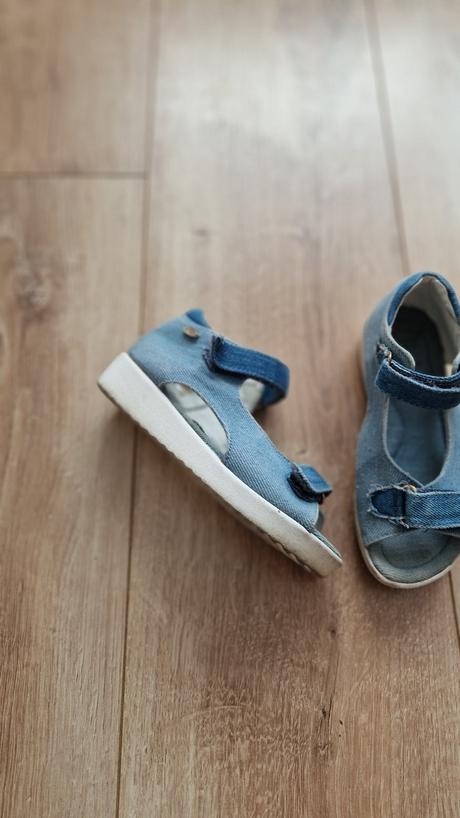 Sandále veľ. 28., 28