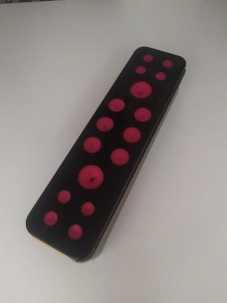 Stojan na kozmetické štetce, 