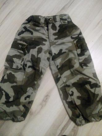 Nohavice maskace, 98