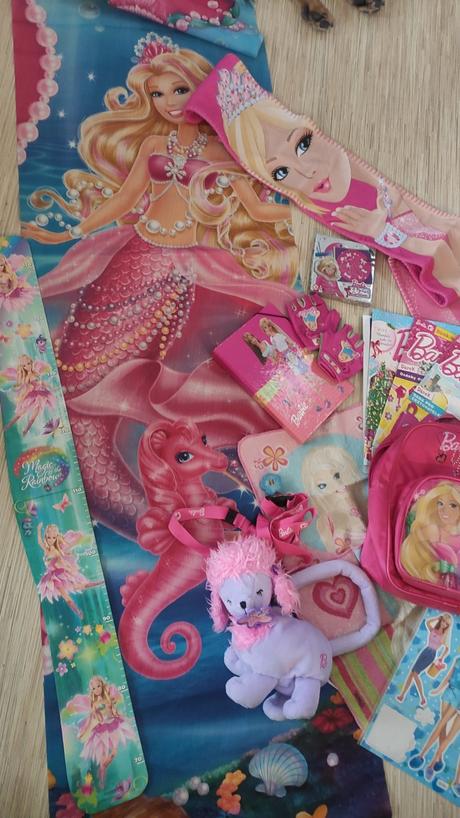 Sada vecí a doplnkov pre milovníčky barbie,