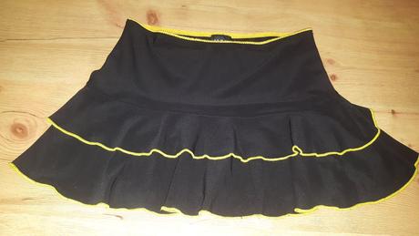 Mini sukňa, 36