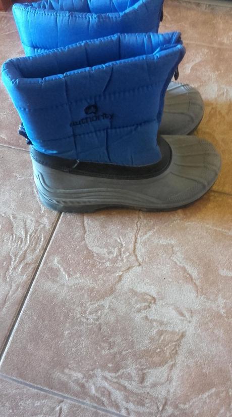 Cizmicky na zimu, authority,36