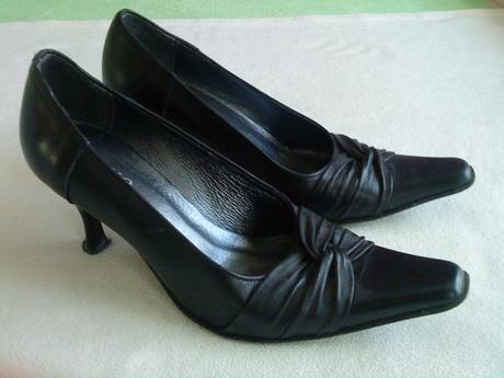 Kožené lodičky zn. hujo, 38