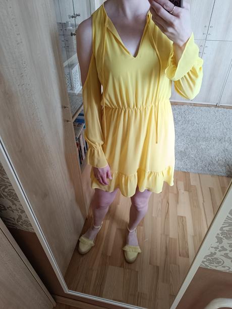 Banánovo žlté šaty s volánmi a s odhalenými ramena, mohito,xs