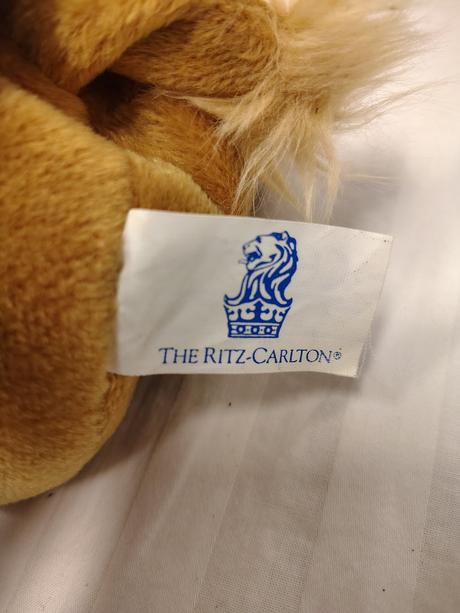 Zberateľský lev the ritz-carlton, maskot caroline, 