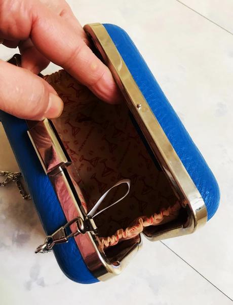 Kabelka na retiazke, 