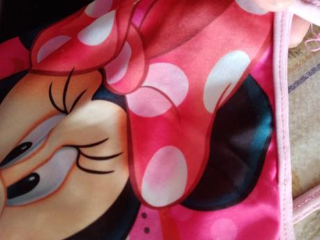 Dievčenské plavky, 98