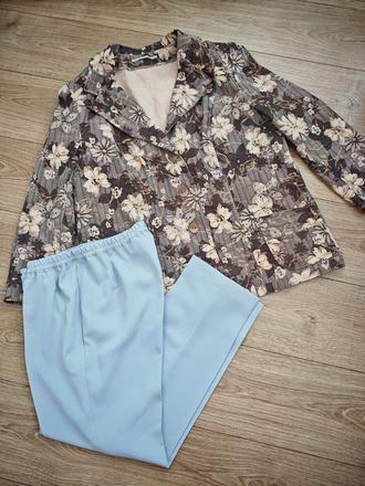 Pohodlný nohavicový kostým, 48