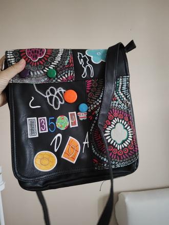 Väčšia taška cez plece, 