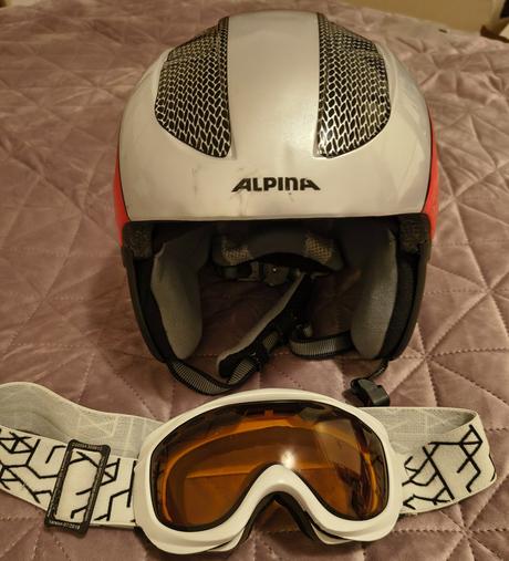 Lyžiarska prilba s okuliarmi, s