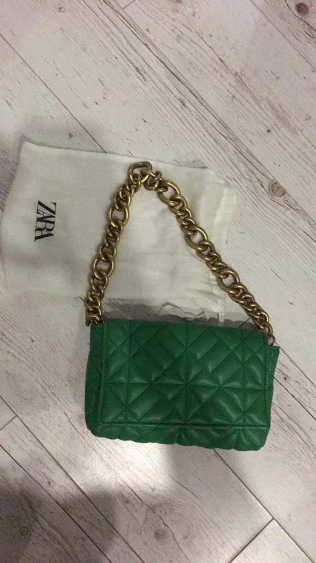 Prešívaná zelená kabelka na plece, zara