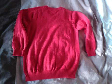 Červený pulóver s v výstrihom, tu,110