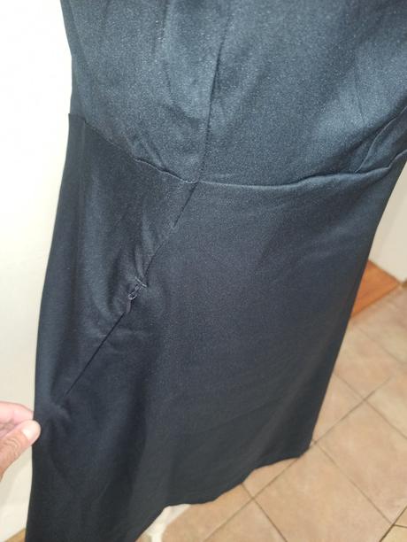 Jednoduché šaty, l