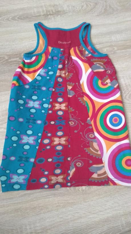 Nádherné šaty top stav, desigual,122