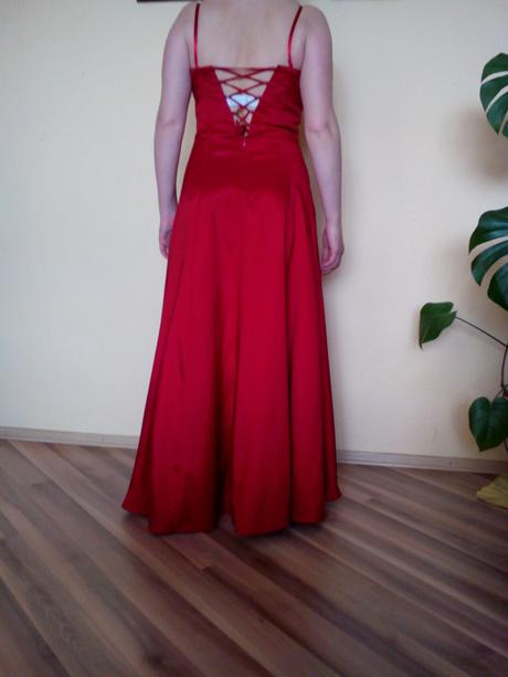 Spoločenské šaty, 38