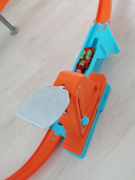 Pretekárska dráha hot wheels, 