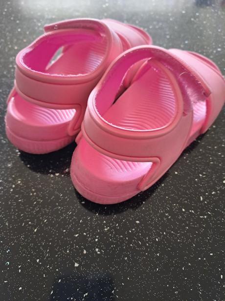 Sandálky do vody, 24