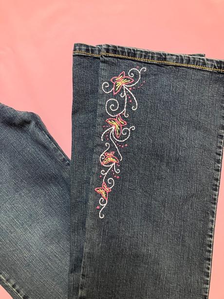 Dámske zvonové upcycled ručne vyšívané rifle, 38 / m