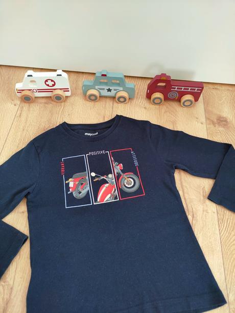 Tmavomodré tričko s motorkou mayoral, veľ. 110, mayoral,110