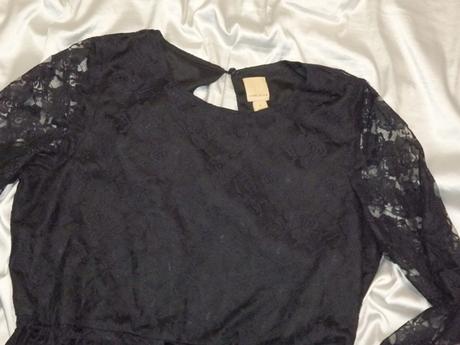 Kvalitné čipkované šaty, 42