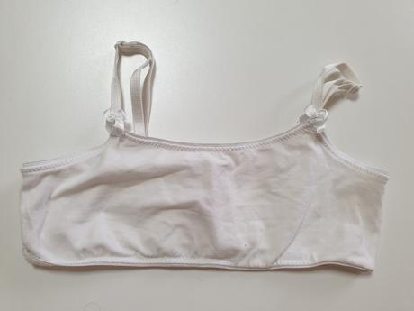 2 dievčenské podprsenky v. 140, pepperts,134