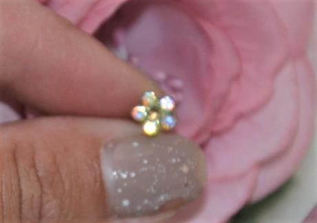 Náušnica kvetinka,