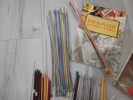 Retro potreby na štrikovanie, 