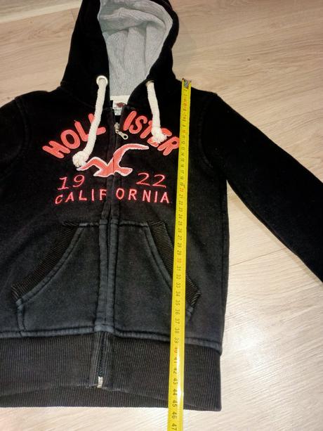 Mikiny a svetre, 104