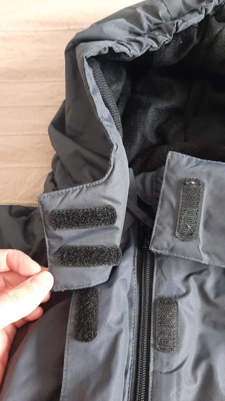 Zimna bunda s kapucnou, alive,116