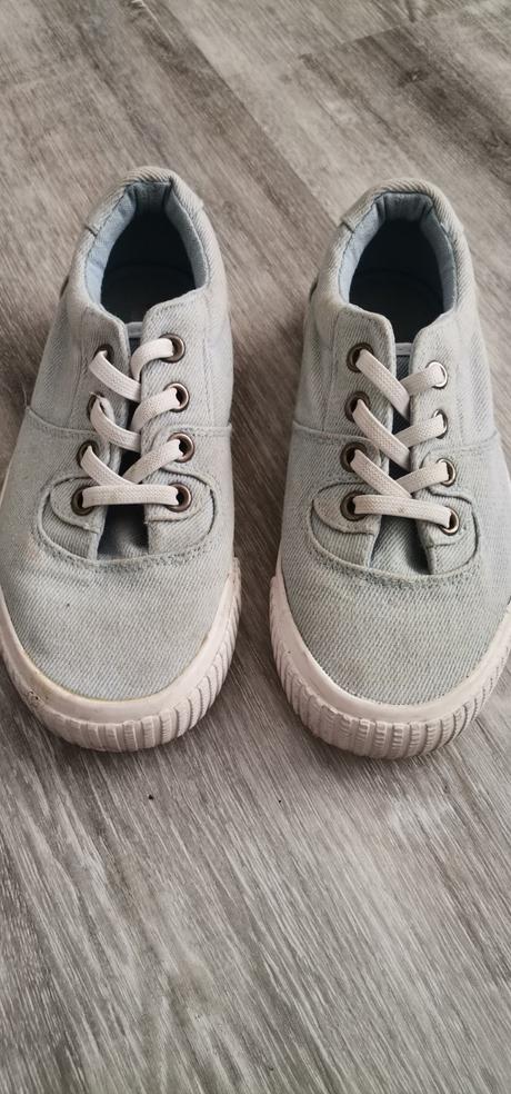 Tenisky, reserved,30