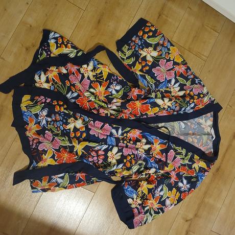 Tmavomodrý kvetovaný župan, tchibo,44