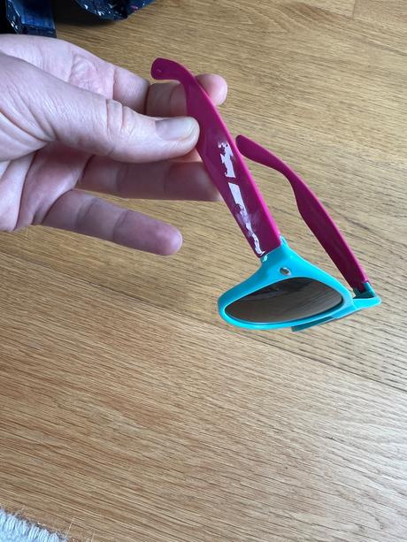 Dievcenske slnecne okuliare s puzdrom, 