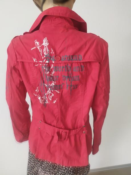 561 cervena bundicka, l