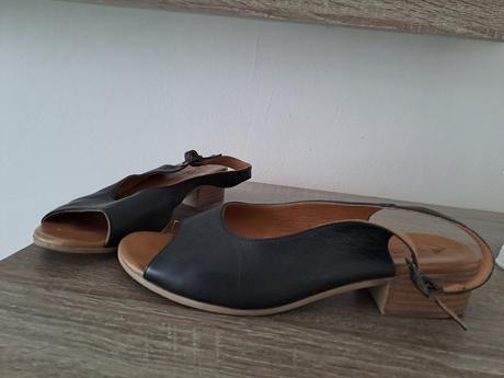 Pohodlné kožené sandále, 38