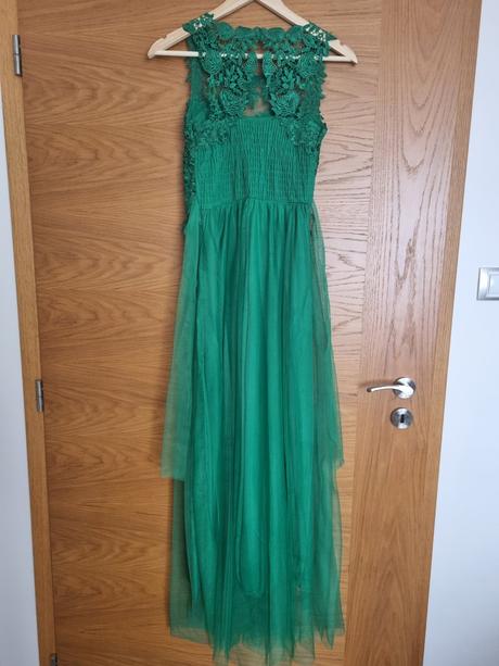 Čipkové spoločenské šaty, 