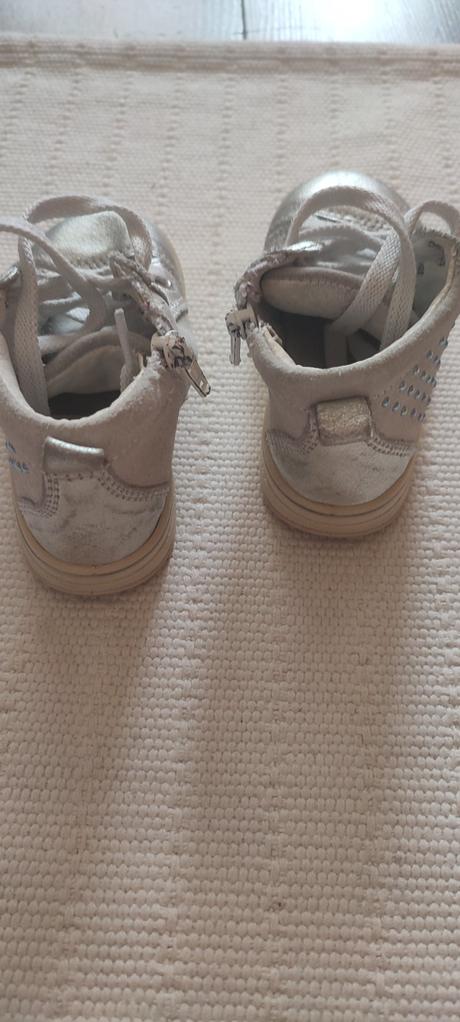 Celokozene boticky, 22