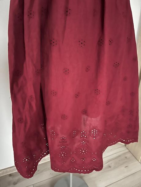 Bordové šaty s krajkou, 