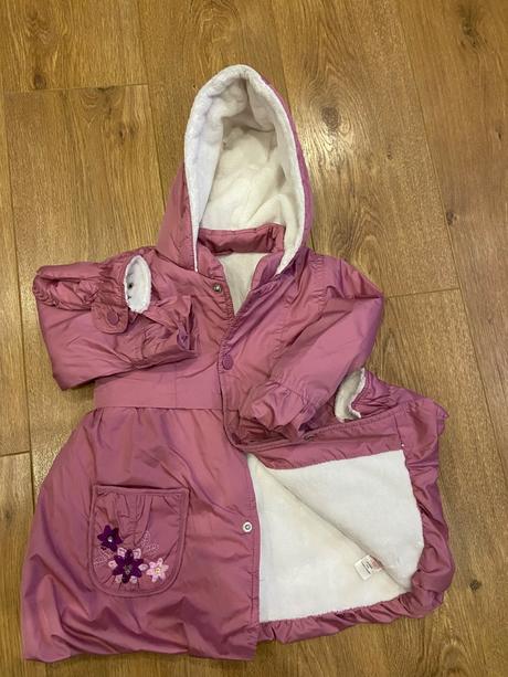 Dievčenská vetrovka, 86