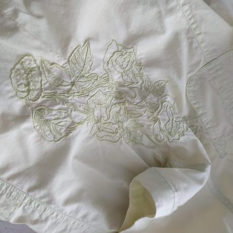 Zelená blúzka s aplikáciou - vyšívanou, m