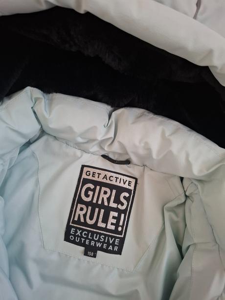 Tepla bunda, c&a,158