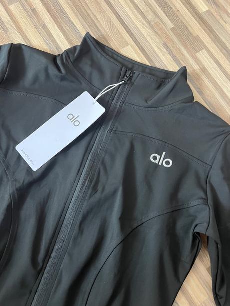 Obtiahnuta mikina na zips alo yoga - skladom s/m/l, m