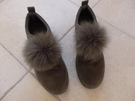 Olivovozelené plátenky s brmbolcom 39, 39