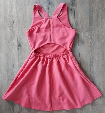 Šaty v koralovej farbe, reserved,38