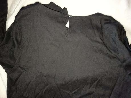 Cierne tricko s pozdlznym volanom, next,40