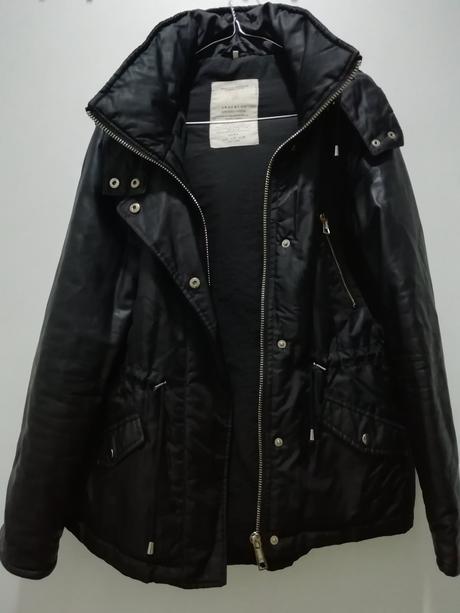 Čierna bunda parka zara s koženými rukávmi, zara,s