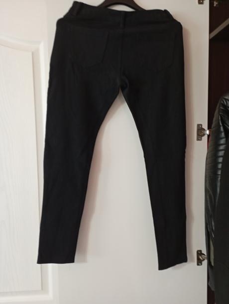 Čierne nohavice, 28