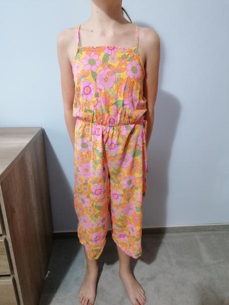 Nenosený overal destination, 146